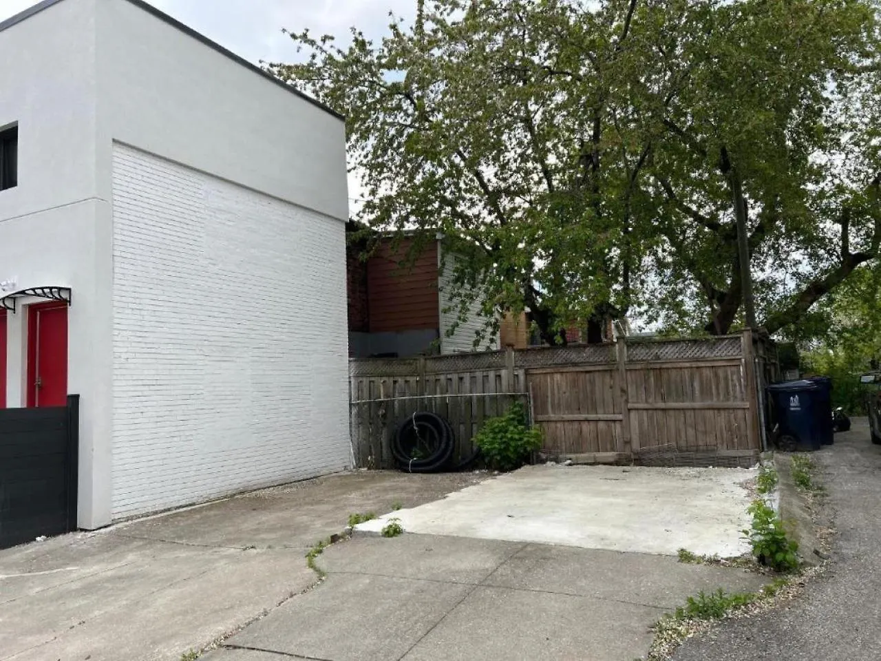Adorable Modern Master Bedroom Near Colleges And K-Town Toronto Kanada